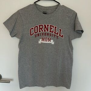 Cornell University Mom tshirt, Gildan